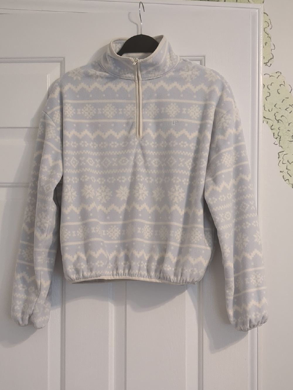 Victoria's Secret blue and white snowflake print fleece S/P